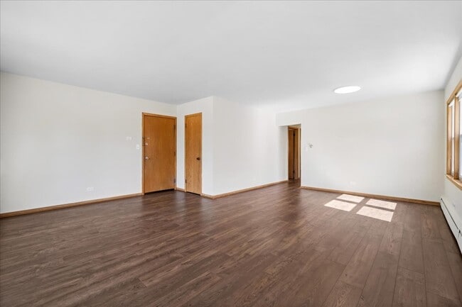 Building Photo - 7322 W Crain St