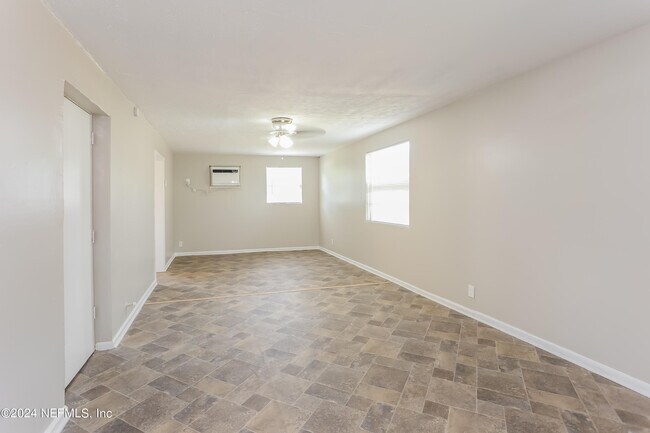 Foto del edificio - 4653 Haldis Ave