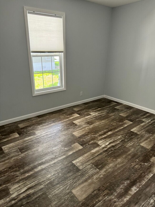 Building Photo - 3/2 Brooksville Available Now !