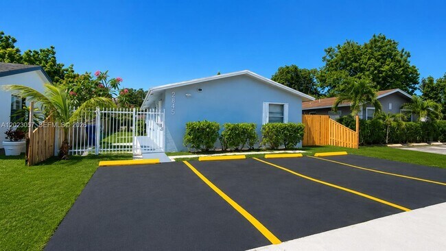 Foto del edificio - 2845 NW 13th Ct