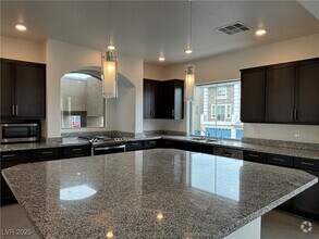 Building Photo - 6449 Flying Horse Ct