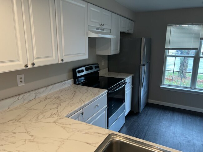 Building Photo - 7211 Branchwood Pl