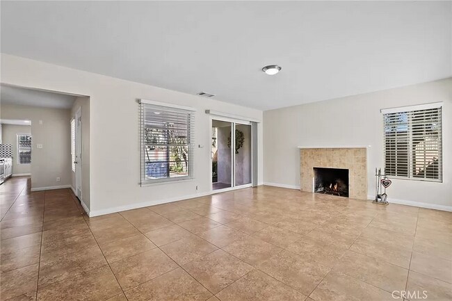 Building Photo - 1302 S Ross St