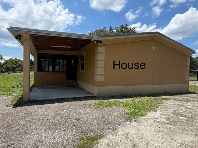 Building Photo - 12106 Waterview Dr