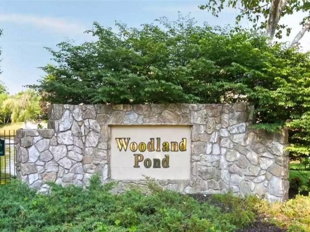 Foto principal - 17 Woodtree Dr