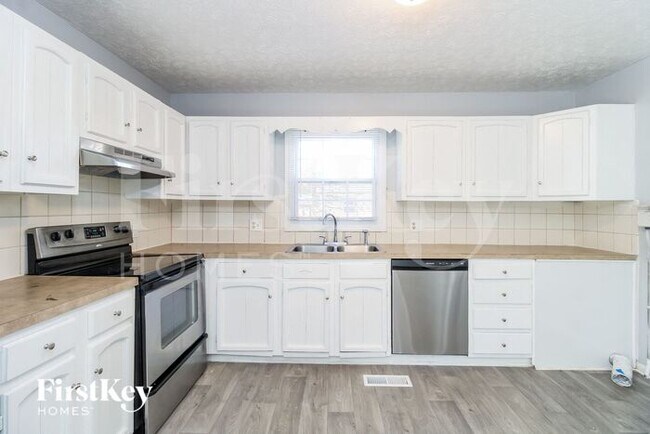 Foto del edificio - 4118 Kingsland Cir