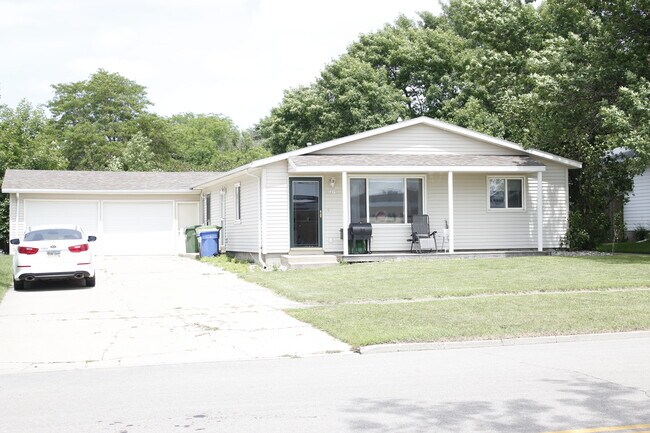 Exterior - 1217 5th St S