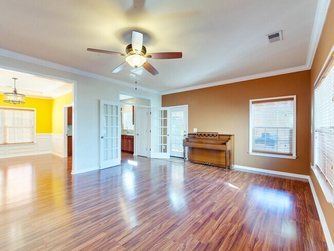 Building Photo - Beautiful home in Planter's Walk