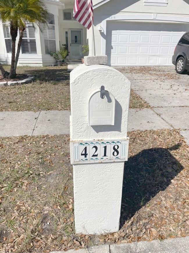 Building Photo - 3/2 in Oviedo!! Close to UCF! Tiled Floors...