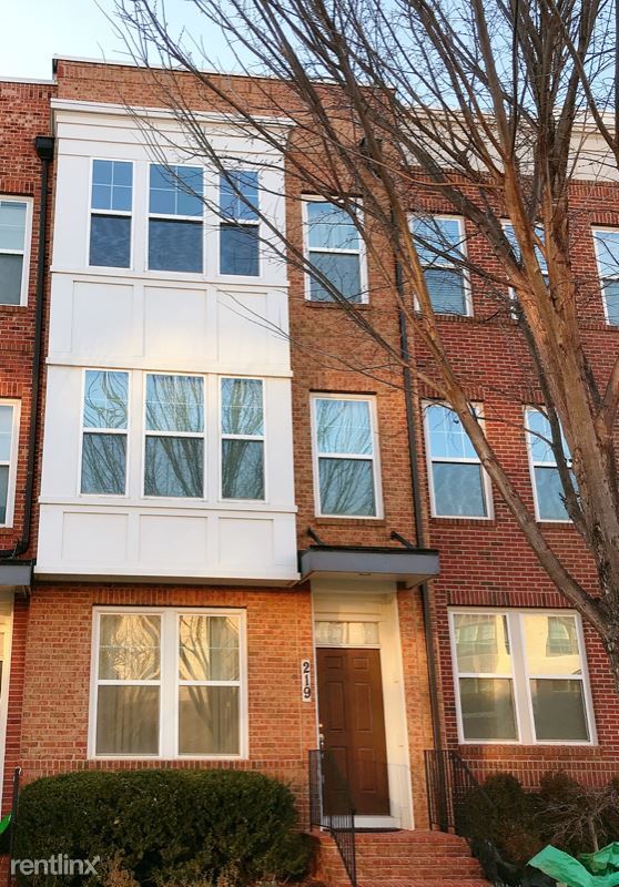 Foto principal - 3 br, 3 bath Townhome - 219 Decoverly Dr