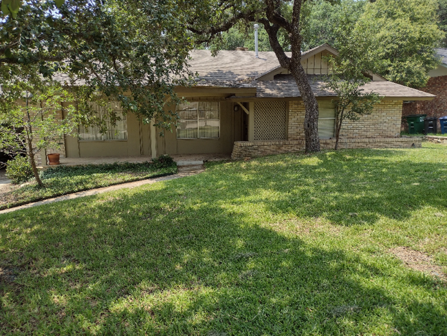 Building Photo - 10711 Janet Lee Dr