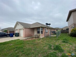 Building Photo - 3107 Yaupon Rd