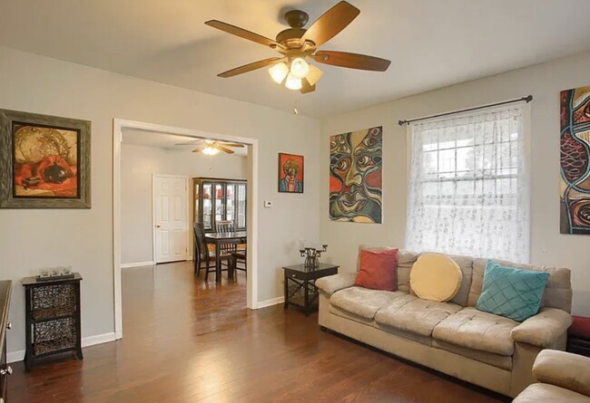 Building Photo - 2615 Penbrook Ave