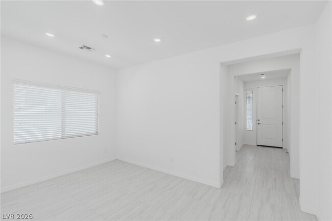 Foto del edificio - 7721 Weekes Ct