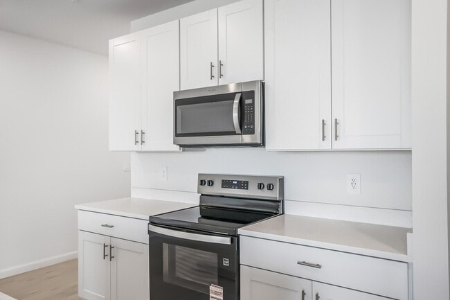 Building Photo - 587 Salisbury Cir