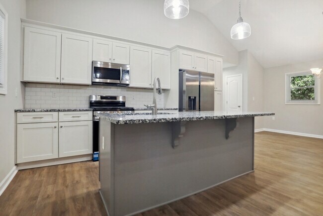 Foto del edificio - 2489 Greenwood Cir