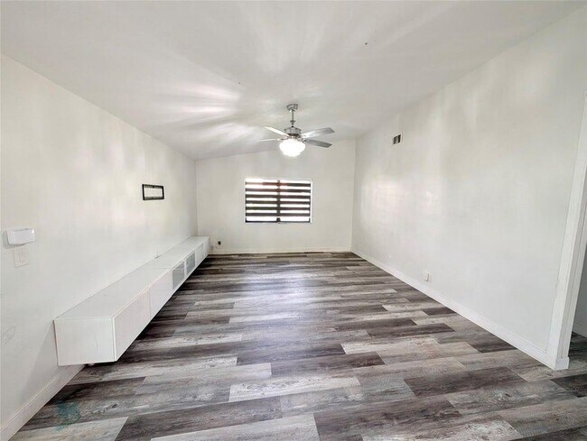 Building Photo - 6421 Crossbow Ct