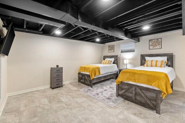 Foto del edificio - 623 Quail Run Rd