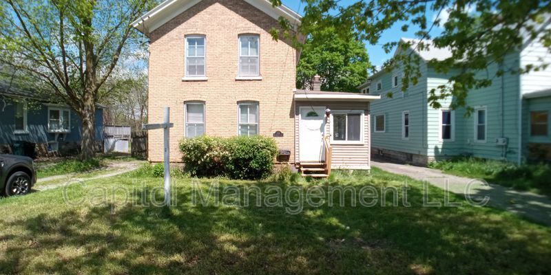 Foto principal - 128 W Willow St