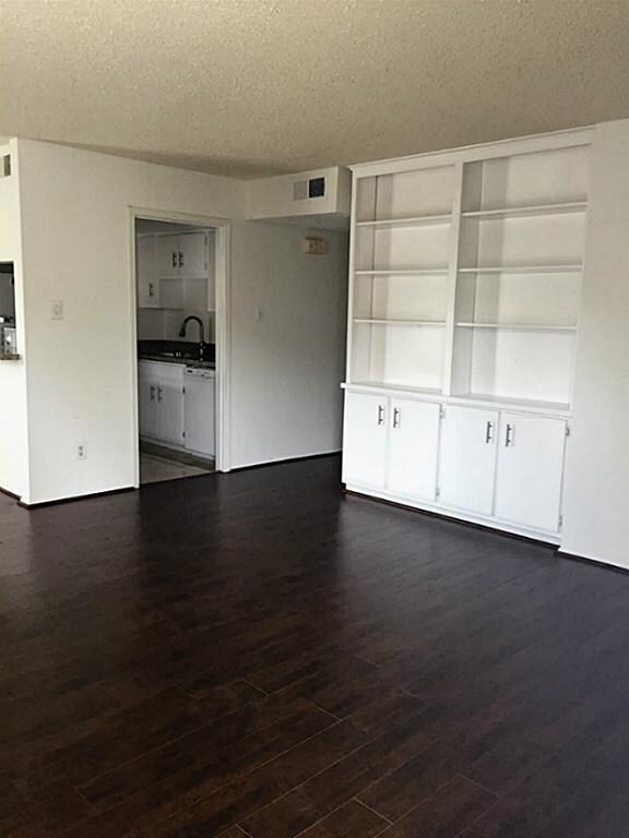 Building Photo - 6402 Del Monte Dr