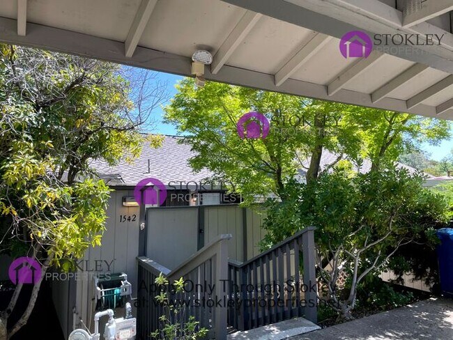 Foto del edificio - 1542 Ashwood Dr