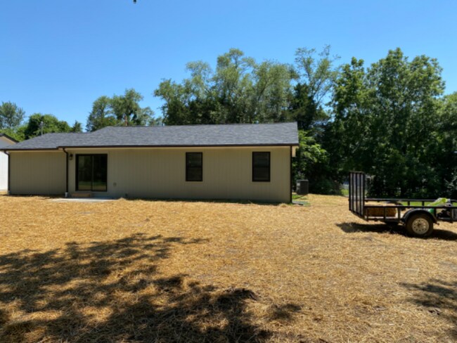 Foto del edificio - 12230 Leavenworth Rd