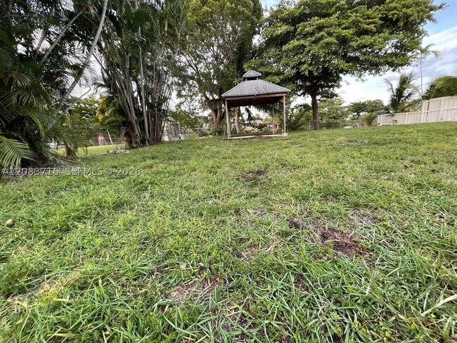 Foto del edificio - 3921 SW 31st Dr