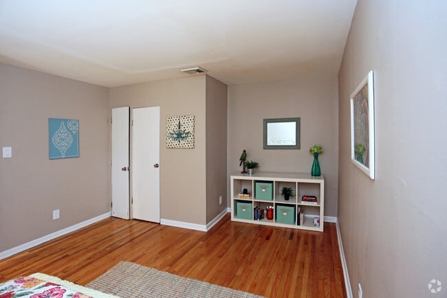 Bedroom - Catherine Street Chase