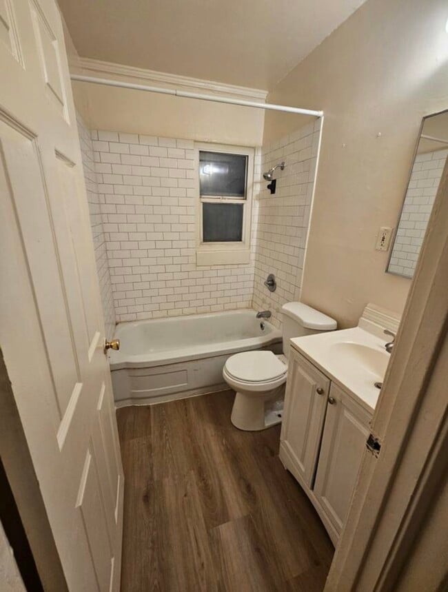 Building Photo - 837 Calvados Ave