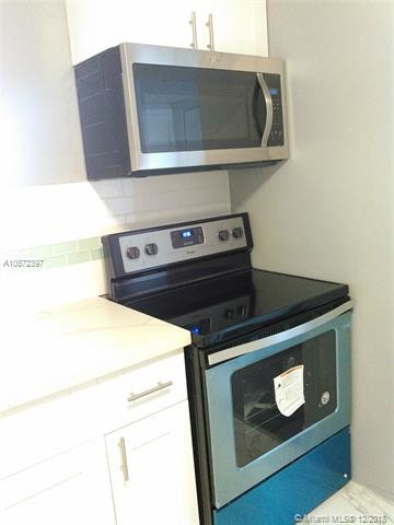 Building Photo - 1301 NE Miami Gardens Dr