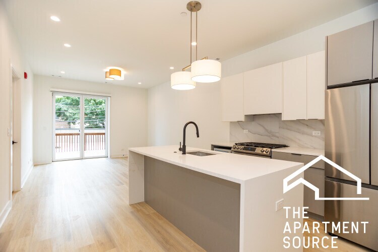 Foto principal - 3821 N Ashland Ave