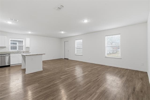 Foto del edificio - 104 Holiday Dr