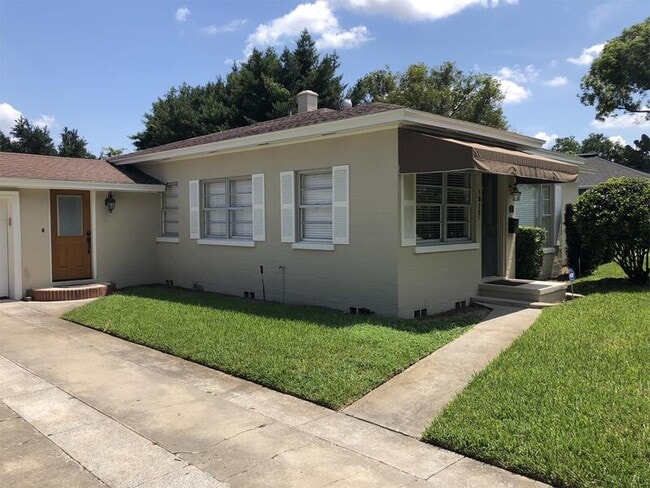 Foto del edificio - 1015 Harwood St