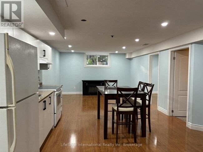 Photo du bâtiment - 59 Marsh Crescent