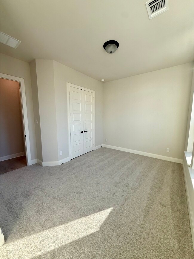 Foto del edificio - 1502 Roundup Way