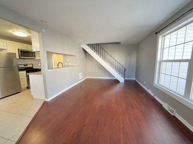 Building Photo - 1246 Prairie Ave