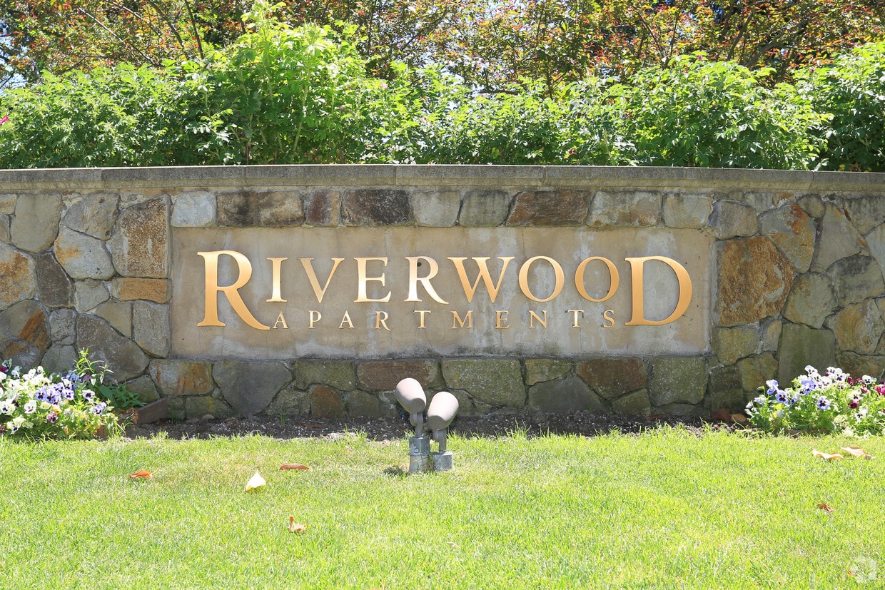 Riverwood Apartments in Napa, CA