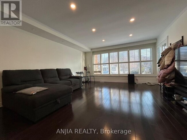 Building Photo - 500 Huntingwood Dr