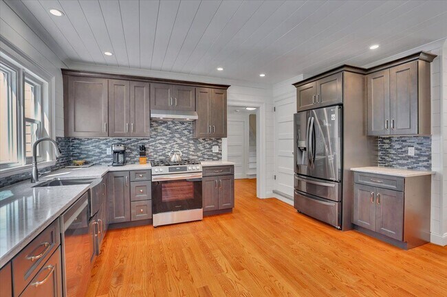 Foto del edificio - 272 Norfolk Rd