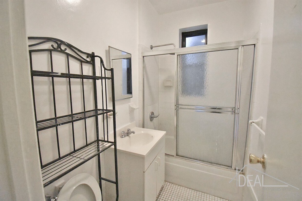 Foto del edificio - 876 43rd St