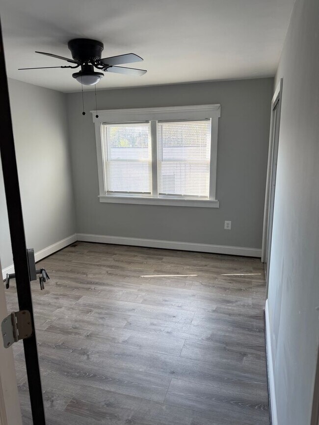 Foto del edificio - 3236 Lohrs Ln