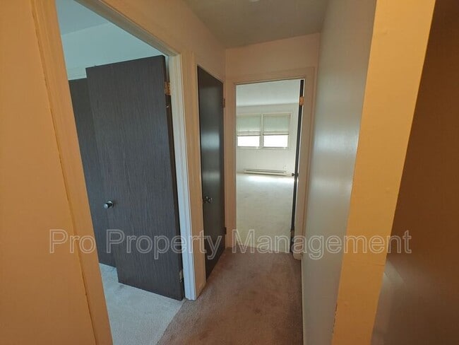 Building Photo - 18 Broadview Terrace