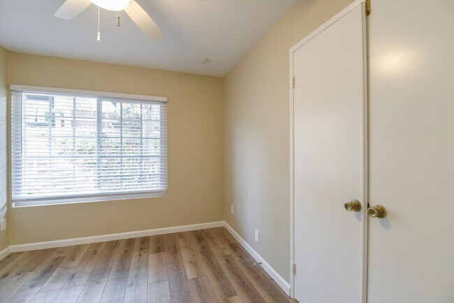 Foto del edificio - Welcome to this stunning 4-bedroom, 3-bathroom home in Tierrasanta