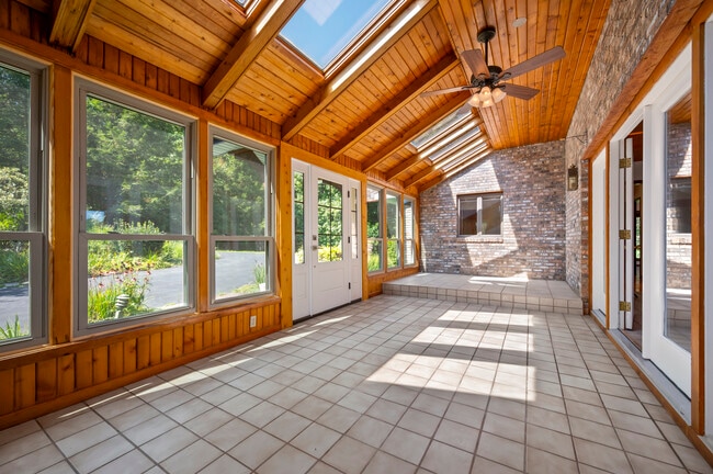 Foto del edificio - 26 Canter Ct