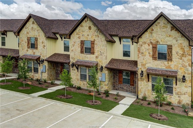 Building Photo - 328 Newcomb Lane