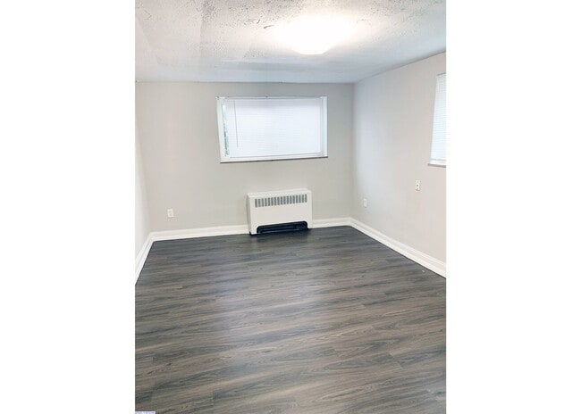 Building Photo - 362 Probasco St