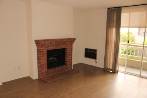 Building Photo - 1541 Bundy Dr