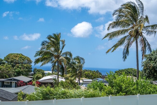 Building Photo - Furnished, 3 Bed/2 Bath, Haiku House with ...