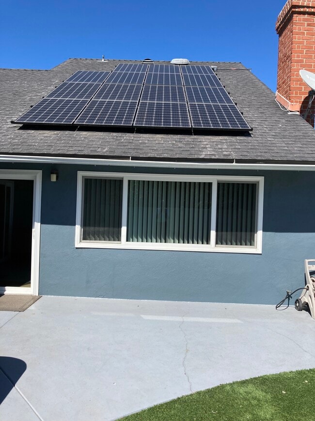 Photo - 20428 Roslin Ave House