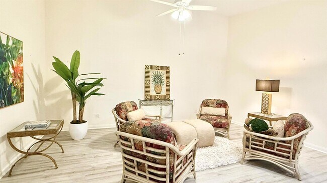 Foto del edificio - 2861 Livingston Ln